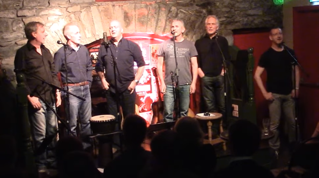 Coda singing \'Mingulay Boat Song\' (arr. Coda) live at Matt Molloy\'s Yard Bar, Westport.