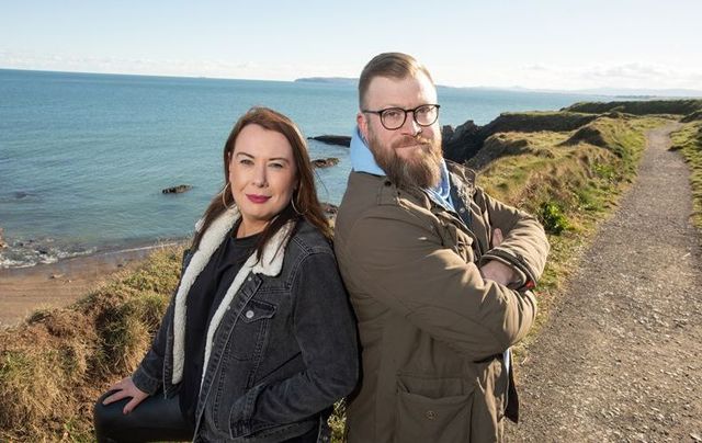 \'Beidh Mé Ar Ais’ presenters Sinéad Ní Uallacháin and Osgur Ó Ciardha.