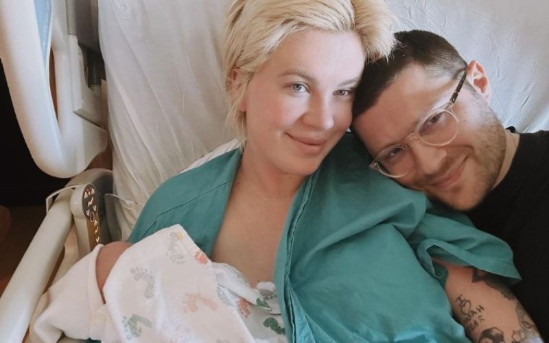 Ireland Baldwin announces birth of baby girl