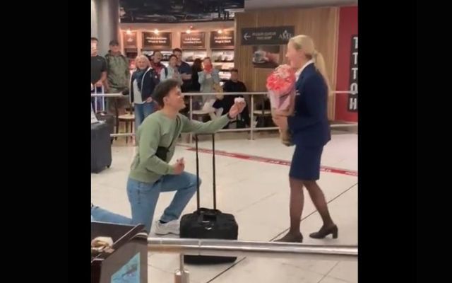 A Ryanair flight attendant had a moment to remember when her boyfriend proposed to her at Dublin Airport.