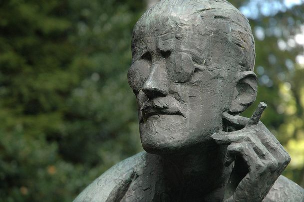 A statue of James Joyce.