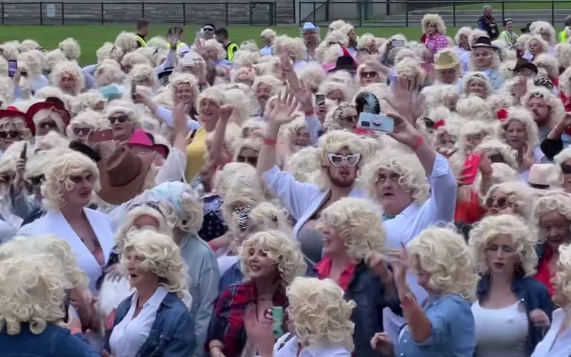 Co Kerry town's fundraiser smashes Dolly Parton world-record attempt 