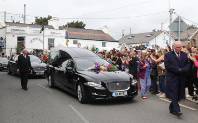 Thousands gather in Bray to honor Sinéad O'Connor on day of funeral