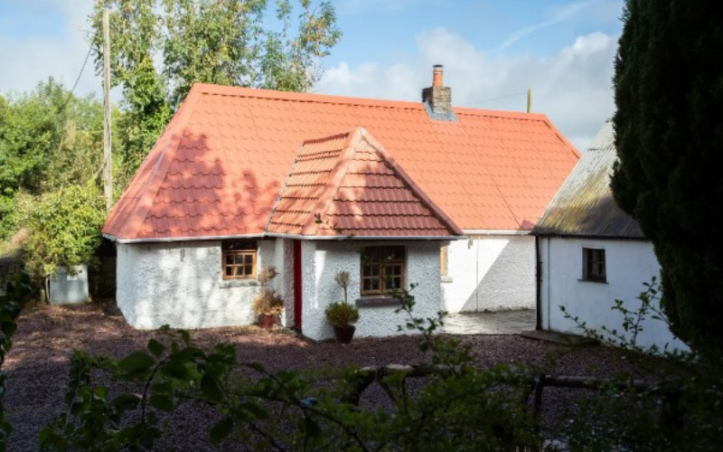 Irish cottage in Ireland's Hidden Heartlands on sale for $203K 