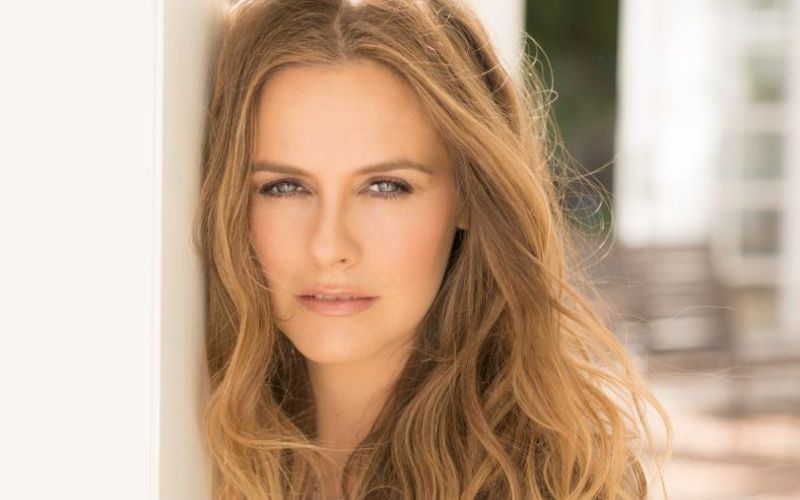 Alicia Silverstone will star in new Acorn TV series "Irish Blood"