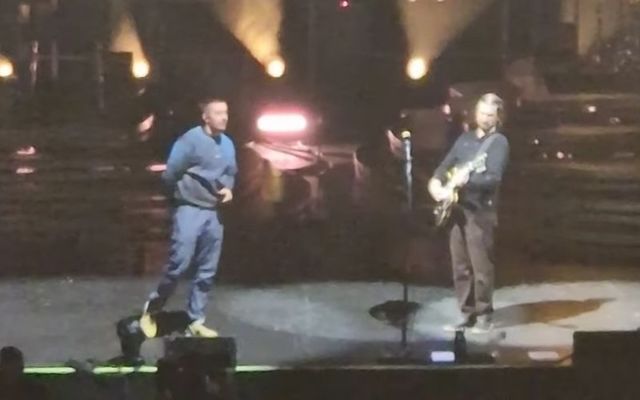 Noah Kahan brought Dermot Kennedy on stage in Dublin\'s 3Arena on February 8, 2024 for a rendition of \"Northern Attitude.\"