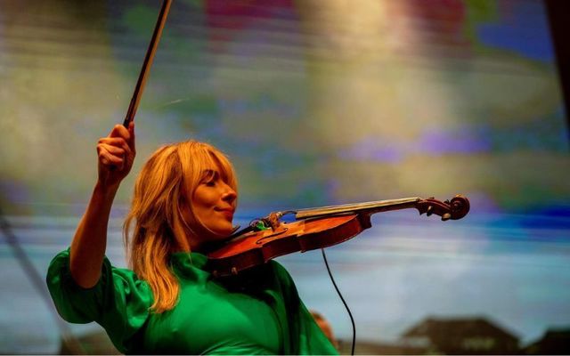 A performer at the 2023 St. Patrick\'s Festival in Dublin City