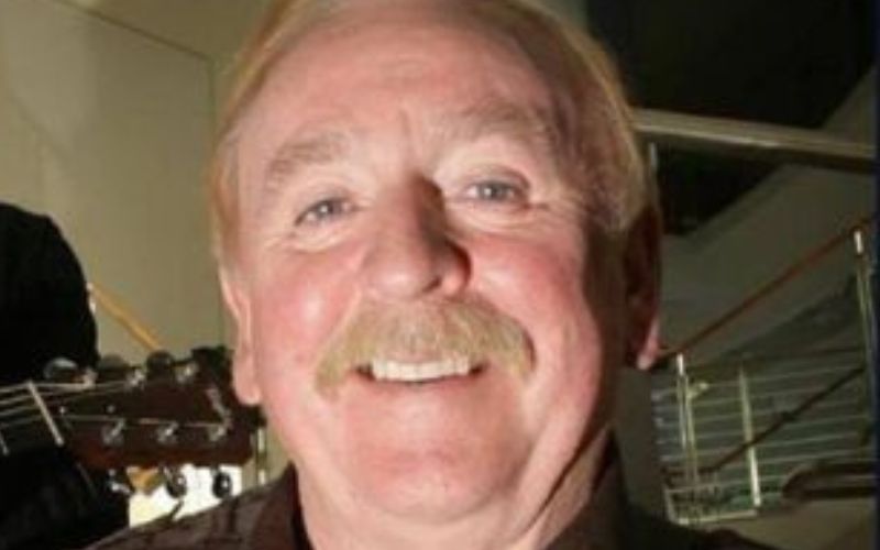 The Wolfe Tones singer launches legal proceedings against RTÉ