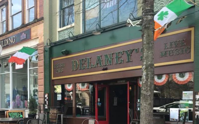Irish pub in US issues appeal after vandals steal custom-made Irish flag