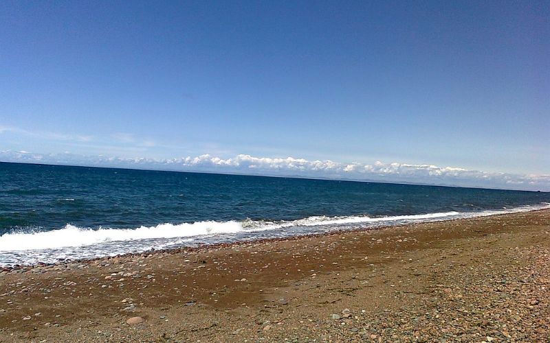 Mystery as yacht washes up on Wicklow beach with nobody on board
