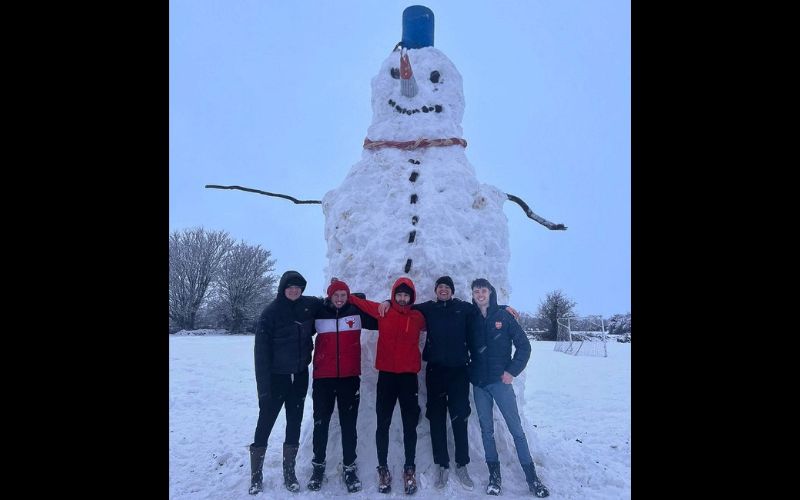 "Good oul snow" - Limerick lads go viral after building 23-foot snowman named Big Bill