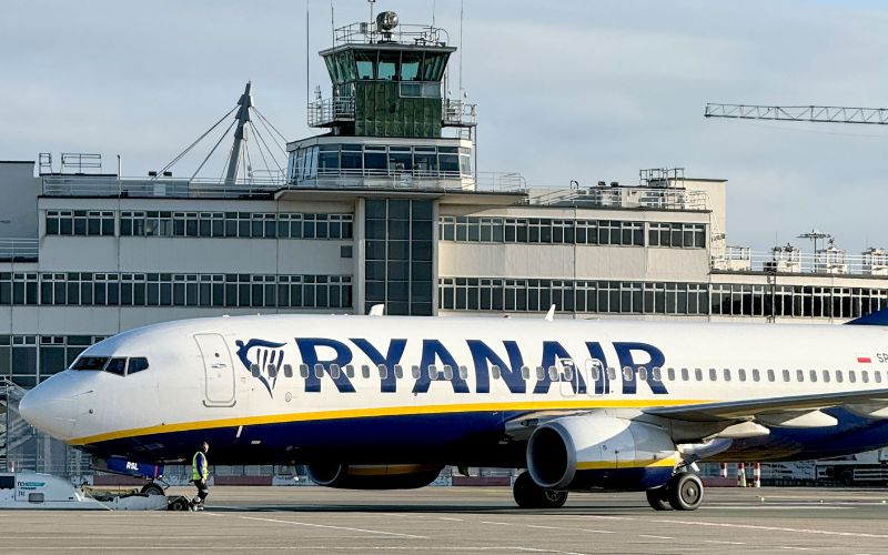 Irish airline Ryanair sues "unruly" passenger for €15,000