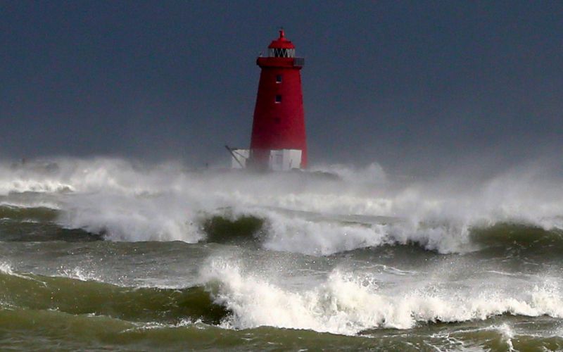 All of Ireland coming under Status Red weather warnings for Storm Éowyn