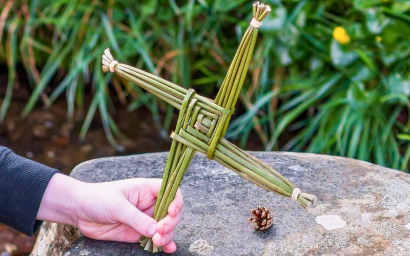 WATCH: All about St. Brigid's Cross - and how to make your own!