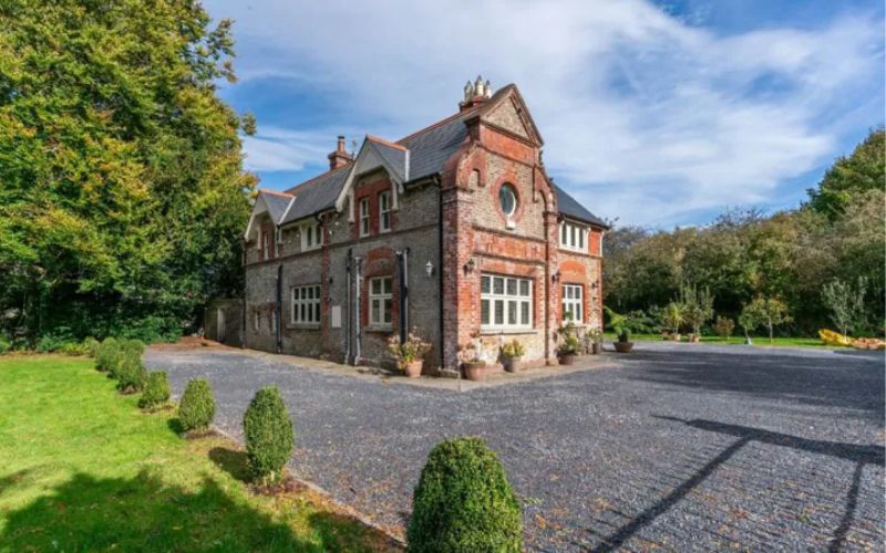 Victorian-era Kildare home that played host to fine dining experience on the market