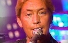 "Driving Home for Christmas" singer Chris Rea dies at age 74 after a short illness