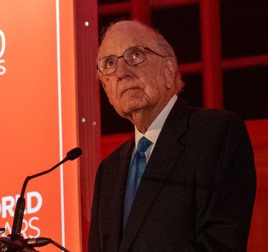 Peace must "evolve," Senator George Mitchell tells students in Belfast