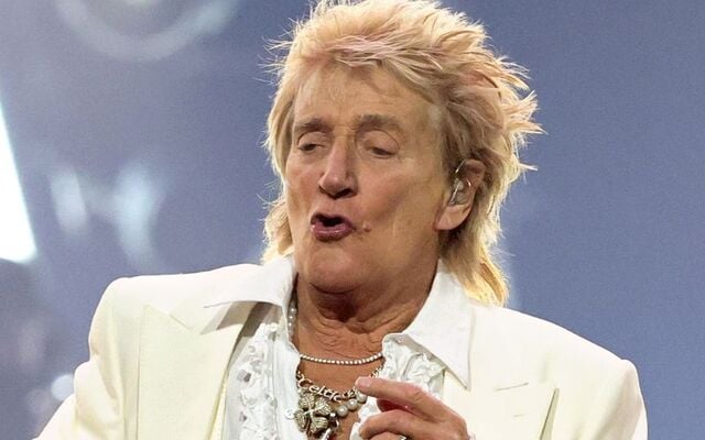 May 26, 2025: Rod Stewart performs during the 2025 American Music Awards at BleauLive Theater at Fontainebleau Las Vegas in Las Vegas, Nevada.