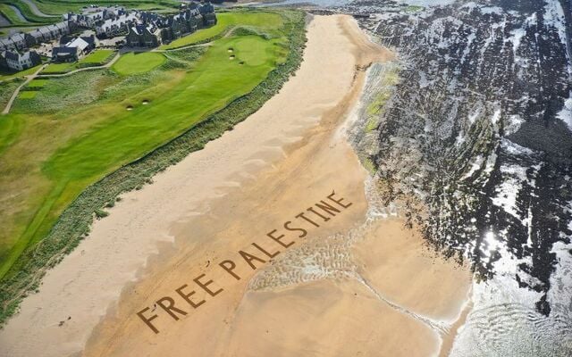 Sean Corcoran\'s \"Free Palestine\" sand art message in front of the Trump International Golf Links & Hotel in Doonbeg, Co Clare.