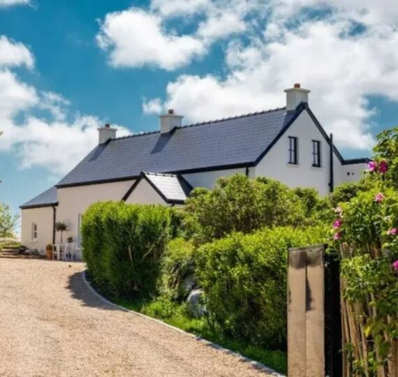 Donegal home with breathtaking views of Atlantic Ocean hits the market for over €1.3 million