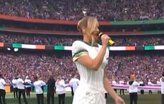 Irish singer Lyra wows NFL crowd with "beautiful" rendition of "Amhrán na bhFiann"