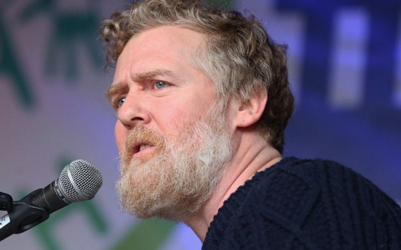 String of AI posts featuring late Glen Hansard cause outrage
