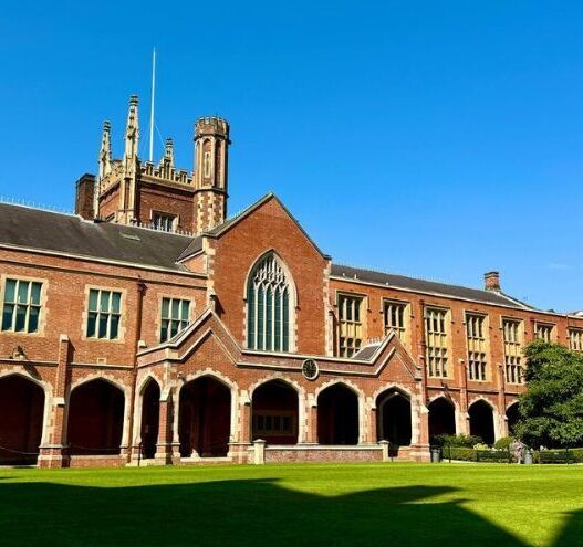 Queen's University Belfast students overwhelmingly vote in support of Irish language rights