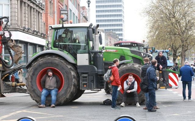 A second day of fuel protests is set to bring more chaos to roads in the capital. 