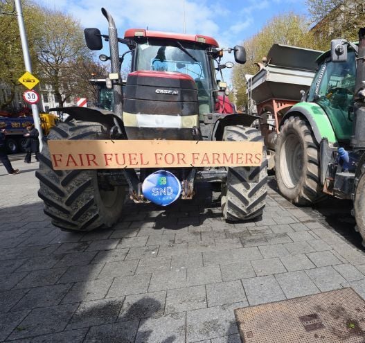 Irish Defence Forces to assist Gardaí as fuel protests enter third day