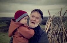 "Such a massive loss to his son" Glen Hansard singing has fans in tears