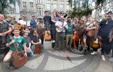 WATCH: Dublin's buskers gather to say goodbye to Glen Hansard with the songs he gave them