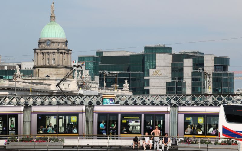 Financial services sector welcomes government plan to add 9,000 jobs