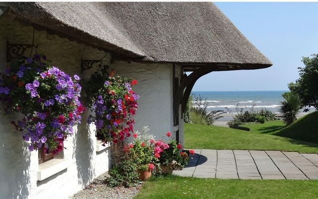 The Thatcher\'s Rest cottage