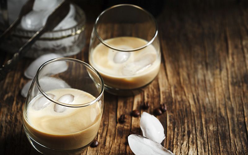Baileys Irish Cream and Irish whiskey cocktail recipe