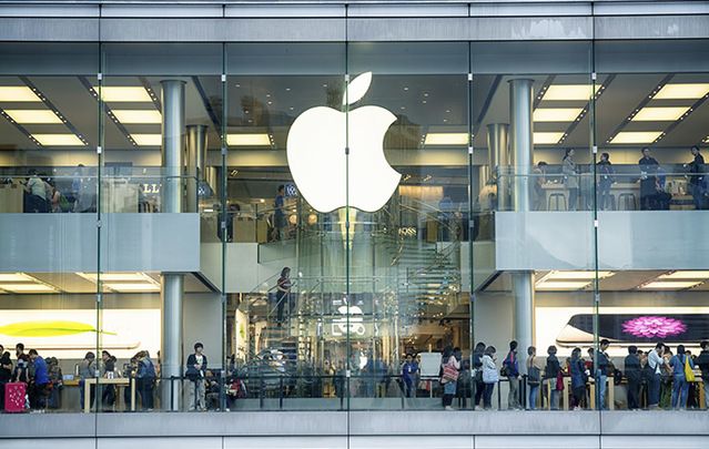 A busy Apple Store in Hong Kong located inside IFC shopping mall, Hong Kong.