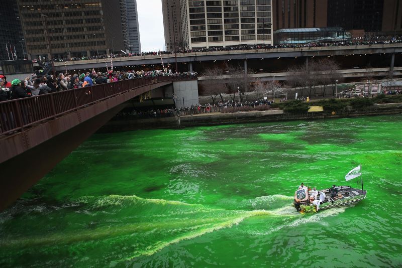 chicago river dyed green st patricks day 2025