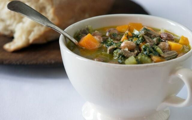 Lamb broth with haricot beans.