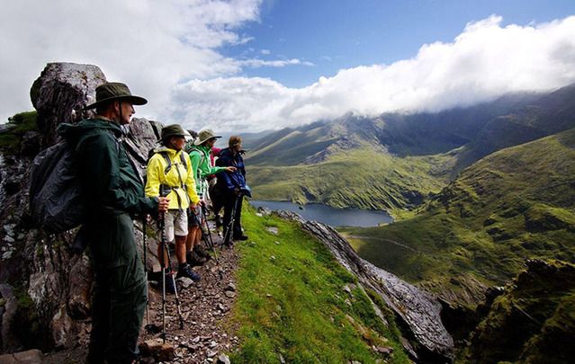 Expert’s guide to seeing the beauty of the Emerald Isle. Grab your backpack and get exploring.