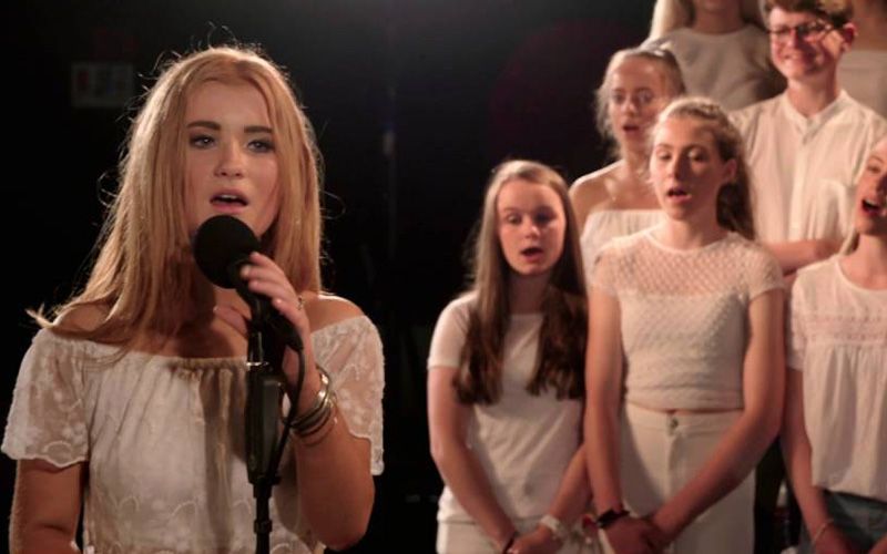 WATCH: Enjoy this stunning cover of Adele’s “Hello” sung as Gaeilge