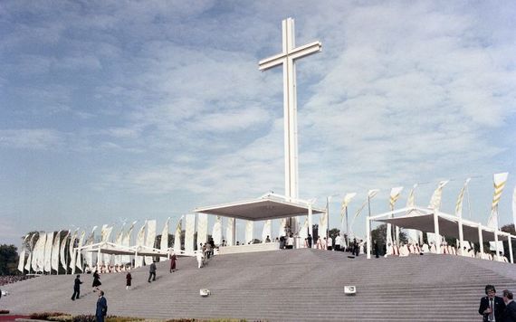 On This Day: A million people packed Phoenix Park the day Pope John Paul II came to Ireland