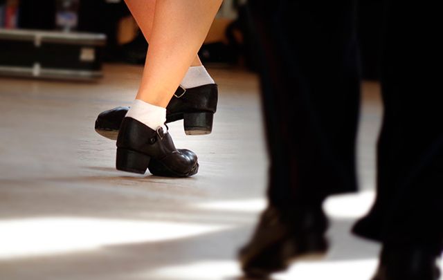 Tap dance vs Irish dance, the great dance-off begins