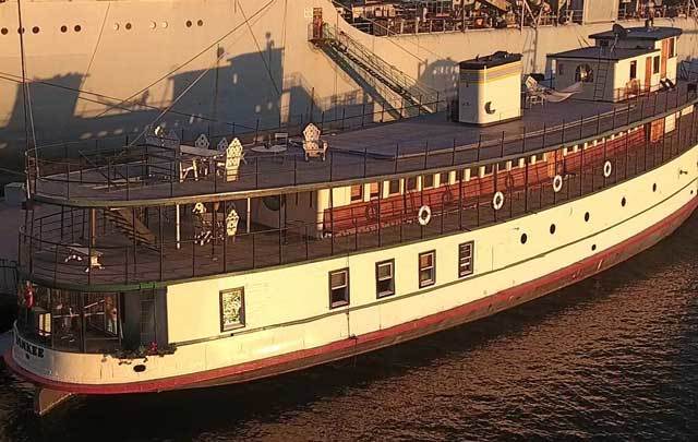 The Yankee Ferry.