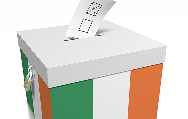 Irish government will not hold a referendum on the right of emigrants to vote in presidential elections in 2017 as had been promised, Taoiseach Enda Kenny has announced.