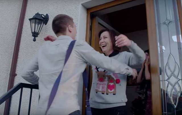 Aer Lingus reunited three Irish families this Christmas.