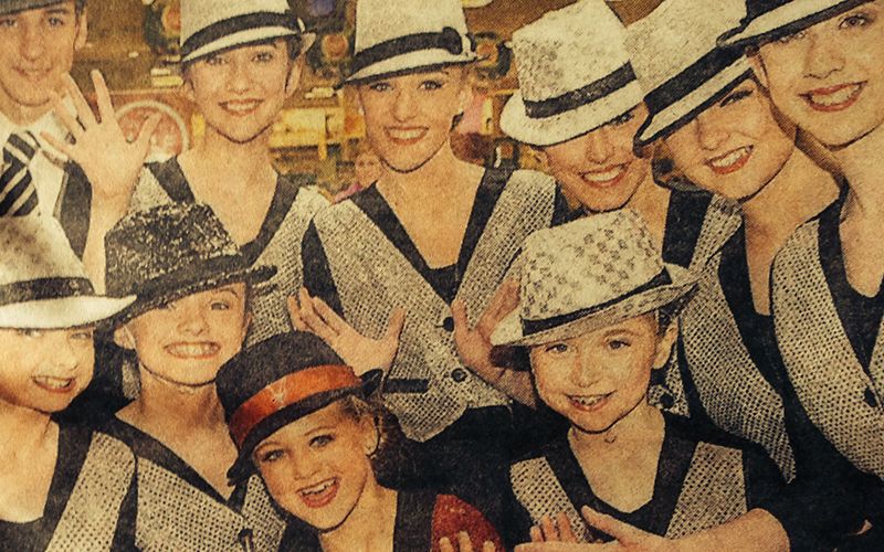 Irish dancers wow with Michael Jackson hard shoe mashup