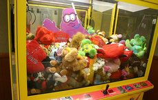 Irish lad stuck in an arcade claw game is the funniest thing you'll see all week