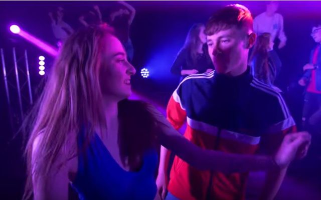 Coláiste Lurgan perform \"Shape of You\"