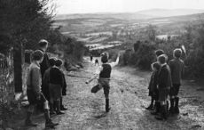 Ancient Irish road bowling alive and well in West Virginia (VIDEOS)