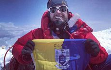 Irishman makes it to the top of Mount Everest, takes Clare flag with him 