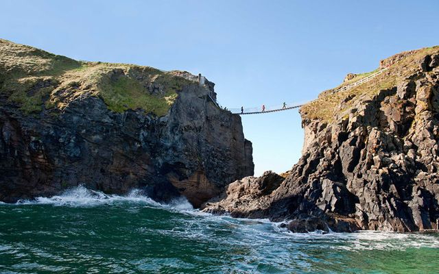 Carrick-a-rede rope bridge in Co. Antrim. 